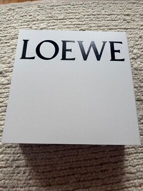 ♥️ NEW Loewe Giant White Box with Black Logo Lettering
